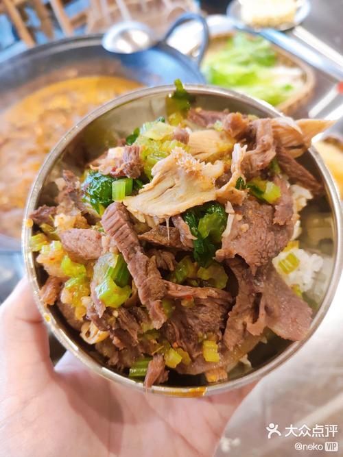 生牛肉开水烫几秒熟_薄肉10-15秒，大块慢炖1.5小时