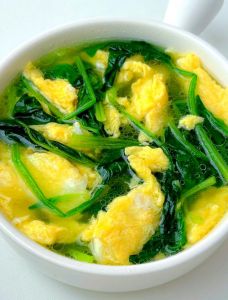 上汤菠菜的家常做法_美味上汤菠菜，鲜香营养，做法简单！