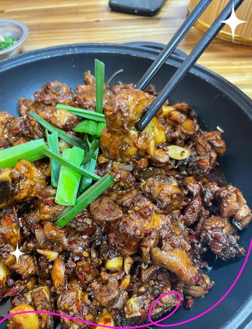 贵阳辣子鸡最正宗的三个步骤_贵阳合群路辣子鸡，酸辣焦香，地道美味！