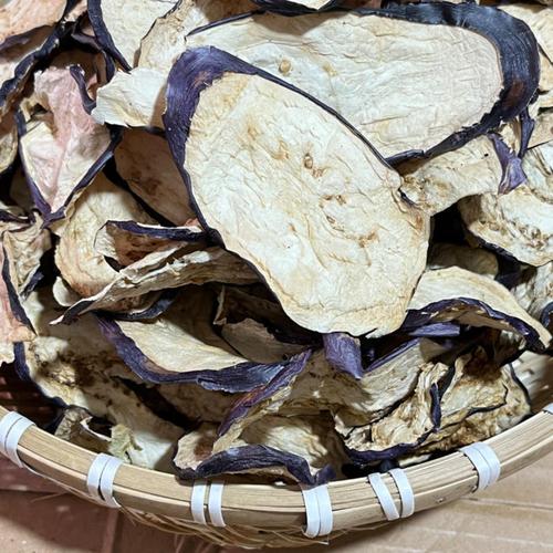 茄子皮晒干什么用_晒干茄子皮，营养好，可蒸煮泡水，但别过量