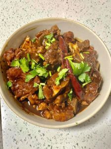 酱香排骨的家常做法_选对排骨，酱香浓郁！