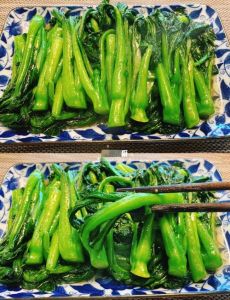 素炒菜心的做法_家常清炒菜心，简单又美味！