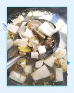 花蛤豆腐汤正宗做法_鲜美营养，家常好汤