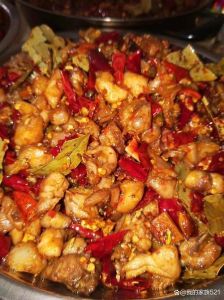 煮兔肉放什么压骚味_盐姜蒜炒，香蔬解腻