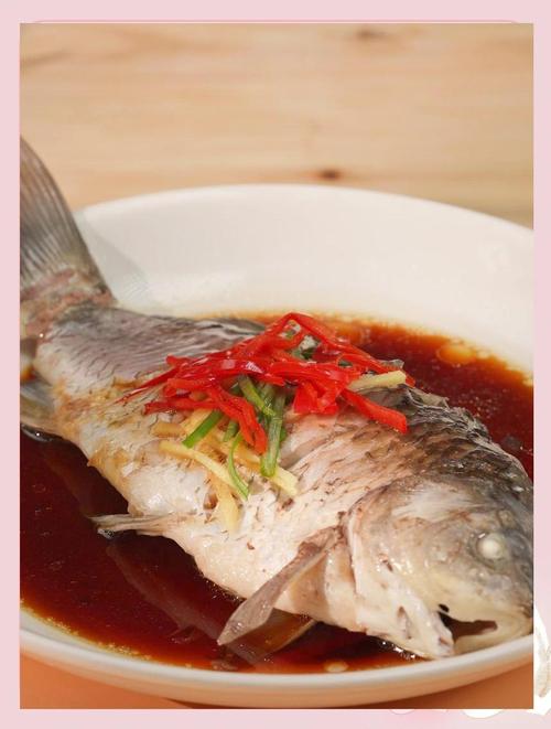 清蒸鲫鱼的做法图解_清蒸鲜活鲫鱼，鲜美营养做法