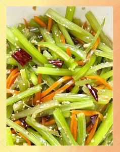 凉拌山芹菜的做法_凉拌山芹菜最开胃，炒腊肉做馅煮汤都美味