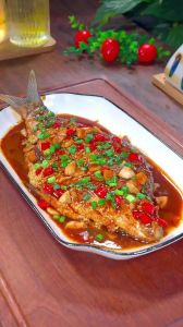 清蒸鲫鱼的做法图解_清蒸鲜活鲫鱼，鲜美营养做法