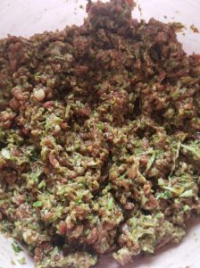 芹菜猪肉馅饺子做法_芹菜猪肉饺子，爽滑鲜香做法