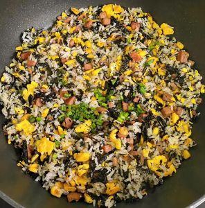 紫菜炒饭的做法_鲜香秘诀，简单美味！