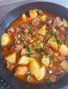 土豆番茄炖牛腩的做法_番茄土豆炖牛腩，家常美味，营养可口！