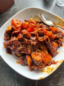 牛肉炖柿子大全做法_牛肉炖柿子 暖心暖胃家常菜