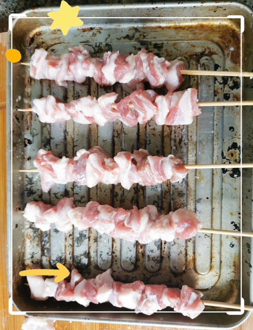 烤羊肉的做法烤箱_用电烤箱烤羊肉，简单又美味！