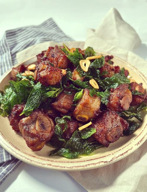 油炸排骨的做法_炸排骨外酥里嫩技巧 油炸排骨的做法_炸排骨外酥里嫩技巧