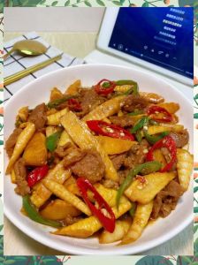 冬笋炒牛肉的做法_春笋炒牛肉，鲜嫩可口，下饭神器！