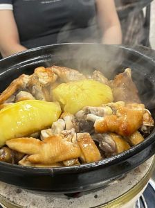 榴莲煲鸡汤的正确做法_去皮去杂，炖煮出清甜甘香