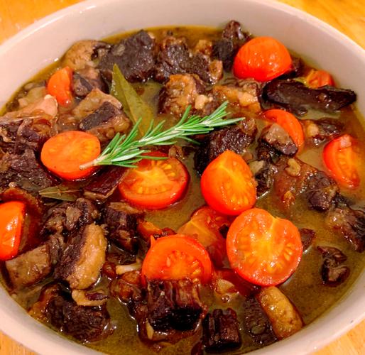 红酒炖牛排正宗做法_腌好煎好红酒炖,牛排外焦里嫩味无穷! 红酒炖牛排正宗做法_腌好煎好红酒炖,牛排外焦里嫩味无穷!