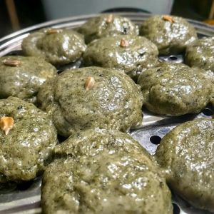 鼠曲草粑粑的做法_冬日野草的甜蜜记忆