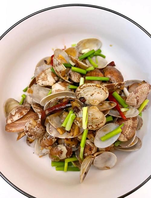 清炒蛤蜊的做法大全_加盐水洗蛤蜊，葱姜蒜爆炒超鲜美！