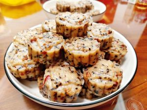 家常八珍糕的做法_乾隆御方，健脾养胃，在家自制