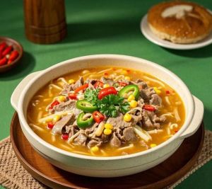 酸菜肥牛汤做法_酸辣开胃，暖心暖胃家常菜