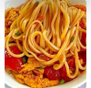 正宗西红柿打卤面做法_家常西红柿打卤面，美味做法学起来！