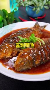 小鲫鱼最简单做法_小鲫鱼腌煎金黄酥脆，多款做法美味可口！