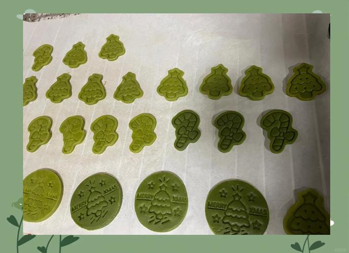 圣诞糖霜饼干的做法窍门_黄油酥饼制作与糖霜装饰