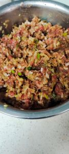 大葱猪肉馅饺子的做法_家常大葱猪肉饺，暖心美味，幸福滋味！