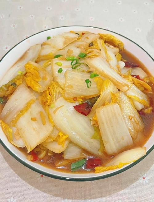 醋溜白菜的正确做法_七分熟淋醋，紧实撕着吃，出锅芡汁脆爽