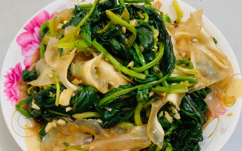 菠菜鸡蛋粉皮的做法_葱油鸡蛋炒粉皮,简单美味,在家轻松做! 菠菜鸡蛋粉皮的做法_葱油鸡蛋炒粉皮,简单美味,在家轻松做!