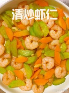 黄瓜红萝卜炒虾仁正宗做法_虾仁炒黄瓜胡萝卜，营养家常菜