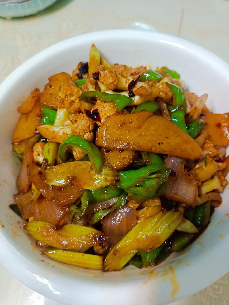 干锅大杂烩家常做法_玉米煮甜鸡翅腌入味干锅大杂烩做法 干锅大杂烩家常做法_玉米煮甜鸡翅腌入味干锅大杂烩做法