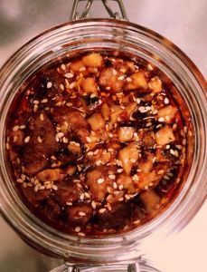 自制牛肉酱的做法_腌牛肉，炒配料，加酱料炒香，冷藏享用