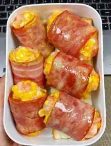 培根肉是什么做的_培根做法多样 腌制烟熏风味足