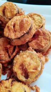 炸茄子盒子需要剥皮吗_炸茄子盒子皮要不要剥？