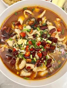 水煮鱼片家常做法_家常水煮鱼片，鲜香麻辣超简单！