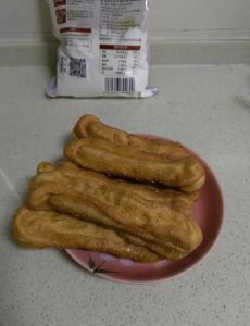 油条的做法大全家常_简单炸出金黄酥脆早餐！