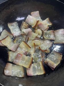 腊肉煮了10分钟能熟吗_煮腊肉时间看大小和类型，掌握好火候不出错！