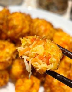 家庭胡萝卜丸子的做法_鲜香多汁，炸空气炸皆可，家常美味！