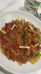 拉皮肉丝的做法_新鲜拉皮肉丝，爽滑美味，简单易做！