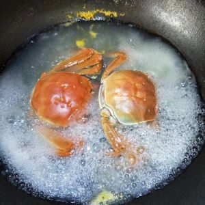 煮螃蟹10分钟够了吗_煮螃蟹多久熟？河蟹10分钟，大蟹15-20分钟
