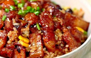 电饭锅保温能把肉焖熟么_电饭煲保温防干烧，炖肉留温不翻台