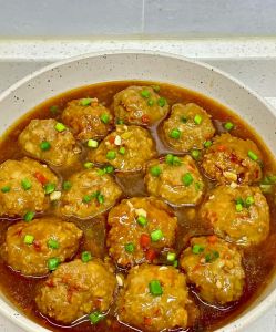 扬州狮子头最正宗的做法_软嫩鲜香在家做