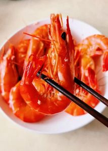 冷冻黑虎虾可以白灼吗_白灼冷冻黑虎虾，解冻水温技巧