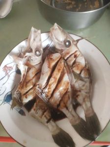 吃鼓眼鱼为什么要扒皮_鼓眼鱼扒不扒皮？做法口味两相宜