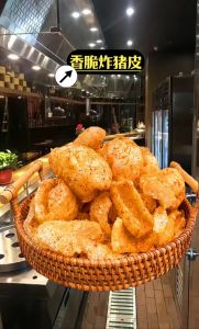 猪肉皮怎么油炸_自制炸猪皮，香脆可口，做法简单！