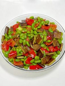冬天红辣椒怎么做成干辣椒_新鲜红辣椒自制干辣椒，简单易学，美味可口！