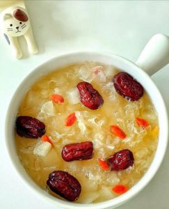 14种银耳汤做法_银耳汤做法多，红枣桃胶紫薯都行