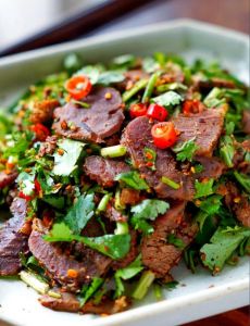 成都干拌牛头肉的做法_成都干拌牛头肉，麻辣鲜香，手艺活！