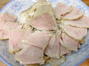 嵊州糟肉的做法_老酒糟熏出的独特风味